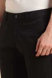 Men Black Slim Fit Solid Casual Trousers - Image 5